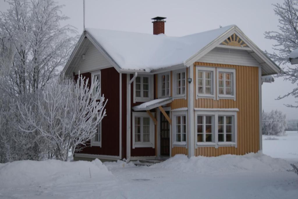 Maentylaen Tila Hotel Närvijoki Exterior photo